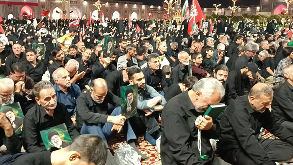 إقامة مراسم تابين شهيد الأمة من قبل قائد الثورة في العتبة الرضوية المقدسة