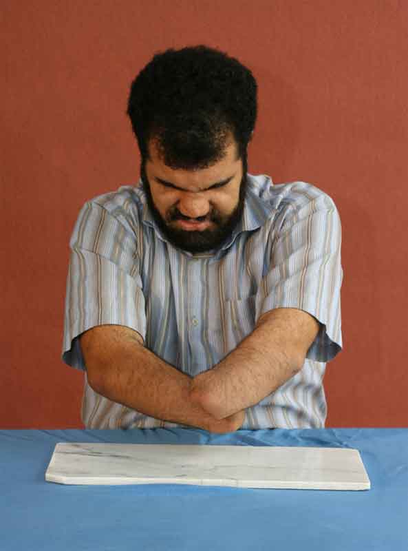 گزیده احکام رساله مصور جانبازان؛ احکام تیمم(1) تیمّم کسی که دستانش قطع شده گزیده احکام رساله مصور جانبازان؛ احکام تیمم(1) تیمّم کسی که دستانش قطع شده