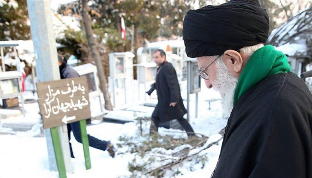 حضور رهبر انقلاب در مرقد مطهر امام راحل و گلزار شهدای بهشت زهرا