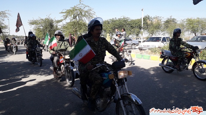 تجدید عهد و پیمان با آرمانهای انقلاب اسلامی و شهدا در شهر میناب تجدید عهد و پیمان با آرمانهای انقلاب اسلامی و شهدا در شهر میناب