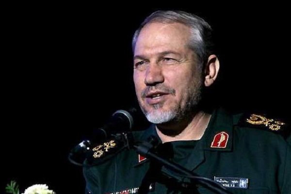 شهید املاکی در قامت رشیدش یک دلاورمرد بود شهید املاکی در قامت رشیدش یک دلاورمرد بود