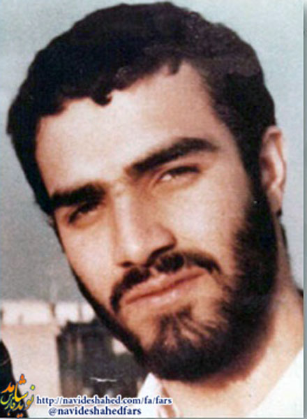 هيچ دلم نمي خواهد ذره اي از جسمم بر زمين باقي بماند / مروری بر زندگی نامه شهید حبیب روزیطلب هيچ دلم نمي خواهد ذره اي از جسمم بر زمين باقي بماند / مروری بر زندگی نامه شهید حبیب روزیطلب