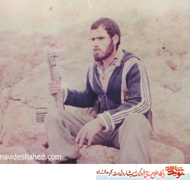شهید چمران این سردار رشید اسلام را یکی از شجاع ترین افراد در حماسه ی پاوه معرفی کرده بود شهید چمران این سردار رشید اسلام را یکی از شجاع ترین افراد در حماسه ی پاوه معرفی کرده بود