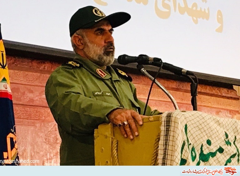 دشمنان انقلاب بدانند که پرچم اسلام ناب محمدی(ص) برای همیشه در جهان برافراشته می ماند.
