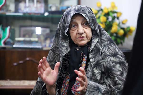 فاطمه مازندرانی؛ من درمصیبت شهیدانمان جز زیبایی چیزی ندیدیم فاطمه مازندرانی؛ من درمصیبت شهیدانمان جز زیبایی چیزی ندیدیم