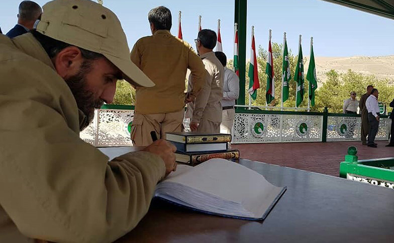 1700 شهید در کردستان عراق جا مانده اند 1700 شهید در کردستان عراق جا مانده اند