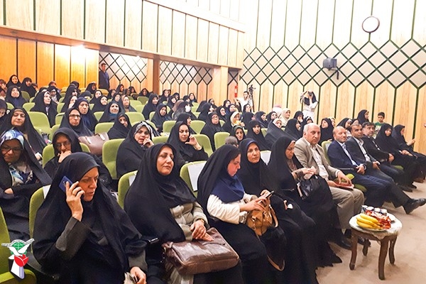 برگزاری سومین گردهمایی همسران شهدای شیراز