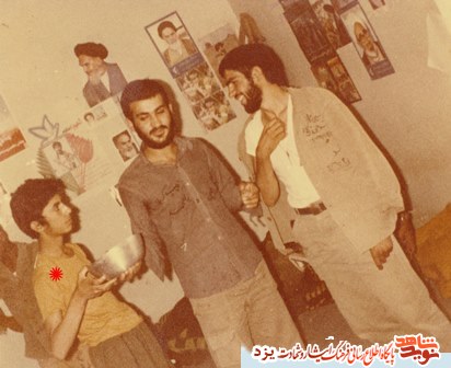 مصاحبه خودمانی با مادر شهیدان حسن و محمدحسین ذاکری نژاد مصاحبه خودمانی با مادر شهیدان حسن و محمدحسین ذاکری نژاد