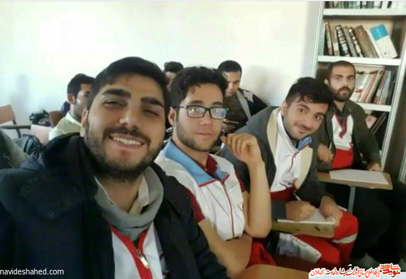 سلفی دیده نشده از شهید مدافع حرم گیلان بابک نوری هریس سلفی دیده نشده از شهید مدافع حرم گیلان بابک نوری هریس
