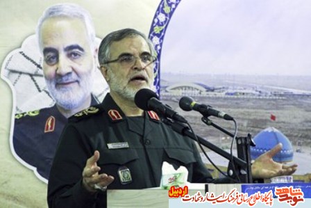 شهدا سرمایه های ما در نشان دادن راه زندگی هستند