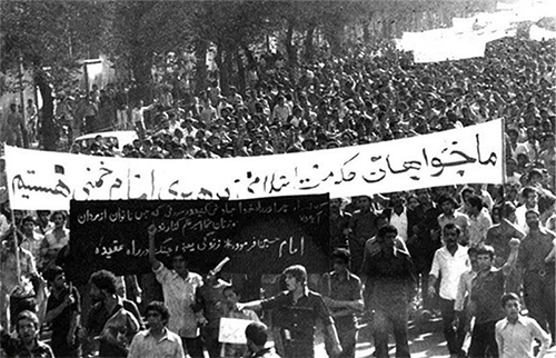 گلوی مادری که با قنداق تفنگ کبود و چادرش پاره پاره شد گلوی مادری که با قنداق تفنگ کبود و چادرش پاره پاره شد