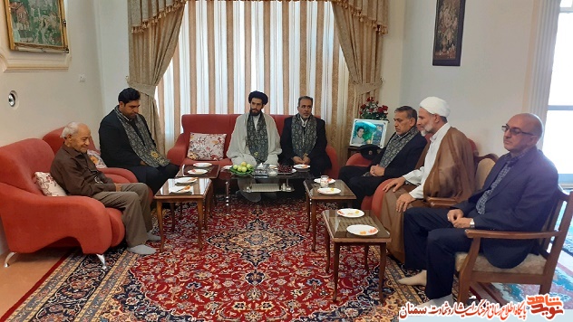 دیدار خادمان امام رضا (ع) از خانواده شهید رحیمی به مناسبت هفته کرامت دیدار خادمان امام رضا (ع) از خانواده شهید رحیمی به مناسبت هفته کرامت