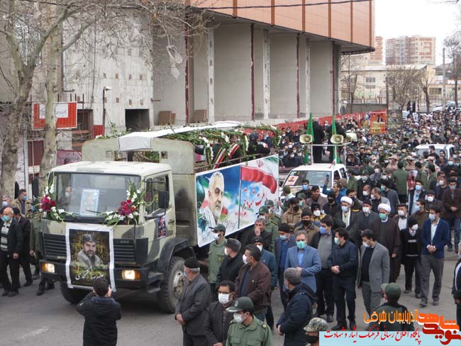 گزارش تصویری | مراسم تشییع پیکر سردار علیرضا گل محمدی با حضور انبوه جمعیت در میانه برگزار شد.