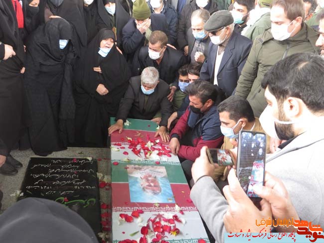 گزارش تصویری | مراسم تشییع پیکر سردار علیرضا گل محمدی با حضور انبوه جمعیت در میانه برگزار شد.
