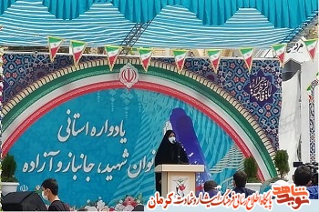 نقش زنان در دفاع از ارزش های اسلامی بی بدیل است