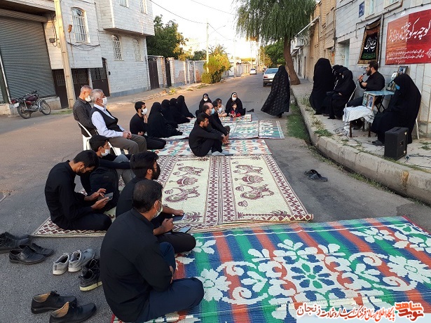 گزارش تصویری/ عزاداری در مقابل منزل شهیدان 
