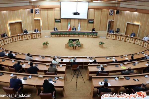 شهدا با ایثار و از خود گذشتگی مقابل دشمن ایستادند شهدا با ایثار و از خود گذشتگی مقابل دشمن ایستادند