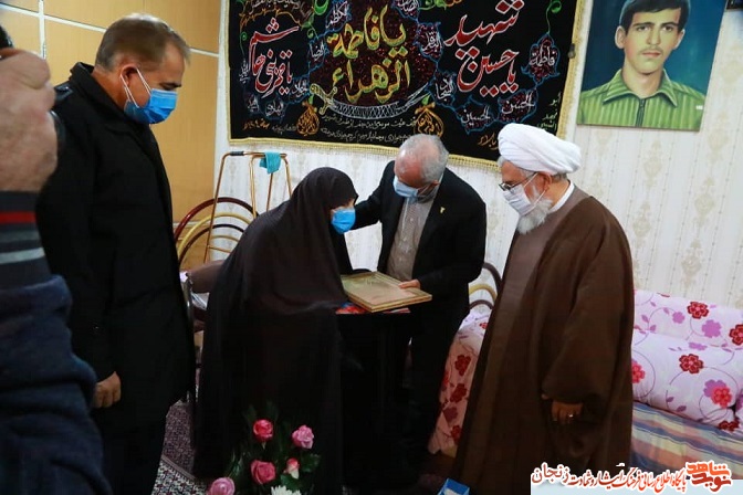 گزارش تصویری/ دیدار معاون رئیس جمهور با مادر شهید 
