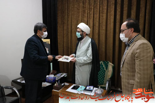 مدیرکل بنیاد شهید و امور ایثارگران همدان از فعالان فرهنگی و معلمان تقدیر کرد مدیرکل بنیاد شهید و امور ایثارگران همدان از فعالان فرهنگی و معلمان تقدیر کرد