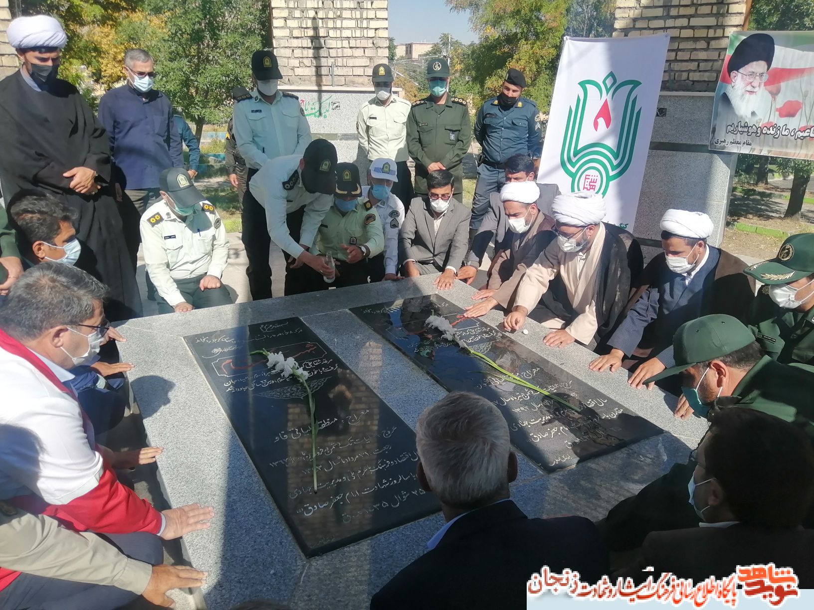 گزارش تصویری/ گلباران گلزار شهدای ماهشنان در هفته دفاع مقدس