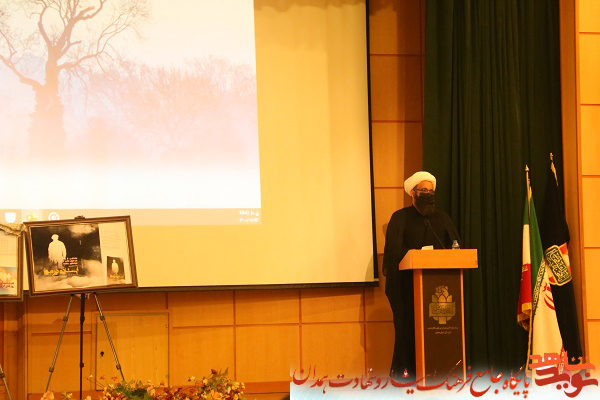گزارش تصویری| تجلیل از جهادگران عرصه سلامت و رونمایی از کتاب