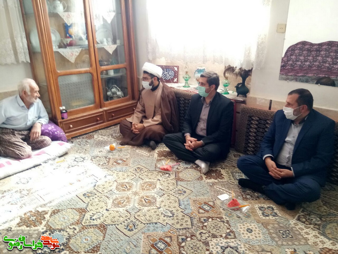 دیدار دادستان شهرستان مه‌ولات با خانواده‌های شهداي روستای عبدل آباد