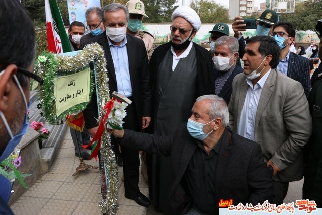 گزارش تصویری |همزمان با سراسر کشور زنگ ایثارو مقاومت در دبستان شهید جحازی اردبیل نواخته شد
