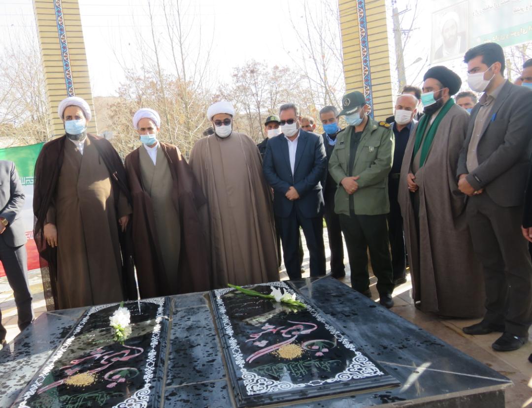 گلباران مزار مطهر شهدای گمنام شهرجاورسیان خنداب