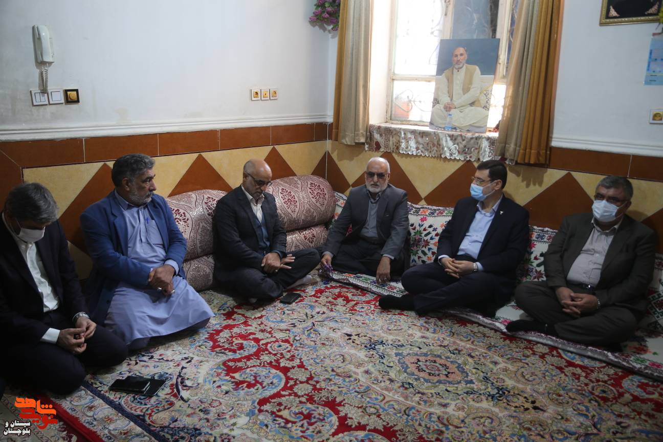 دیدار قاضی‌زاده هاشمی با خانواده معظم شهدا و ایثارگران استان سیستان و بلوچستان/ایثارگران همچون گذشته در جامعه میدان‌داری کنند