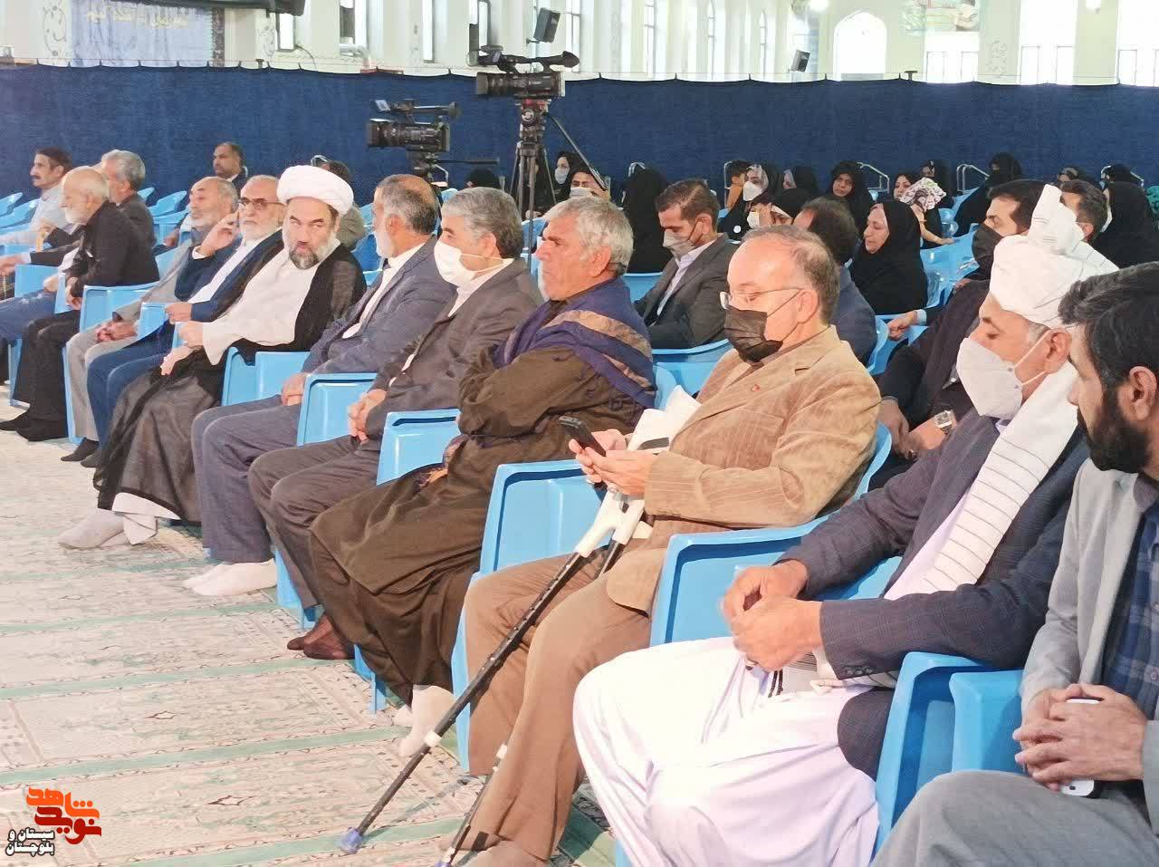 خانواده های معظم شهدا گنجینه های پر بهای این انقلاب هستند
