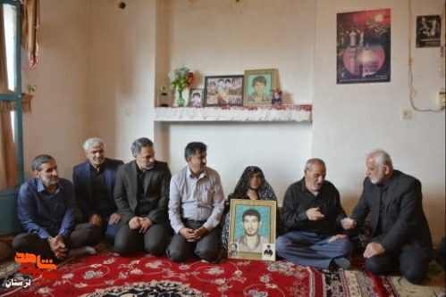 غبارروبی مزار مطهر شهدای روستای پیرجد