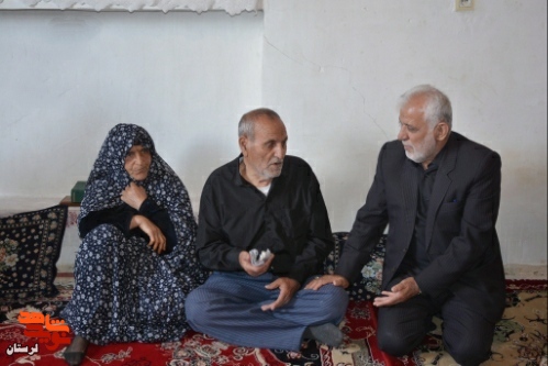 غبارروبی مزار مطهر شهدای روستای پیرجد