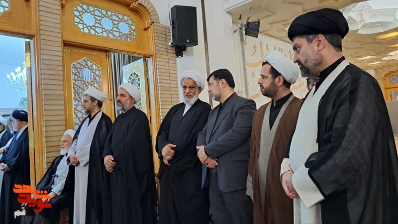 گزارش تصویری/ مراسم بزرگداشت شهید اسماعیل هنیئه با حضور پر شور مردم و علماء در حرم حضرت معصومه(س) برگزار شد