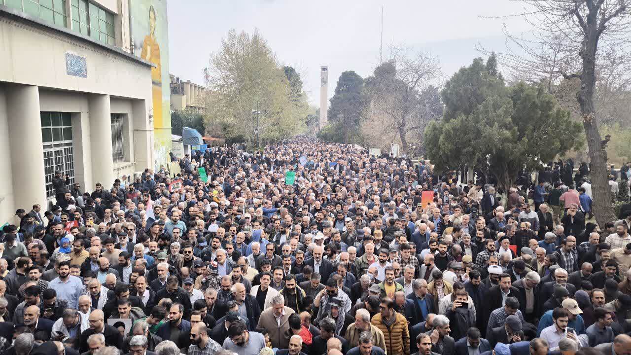 لبیک خانواده‌های معظم شهداو ایثارگران تهرانی به فرمان مقام معظم رهبری در روز جهانی قدس 