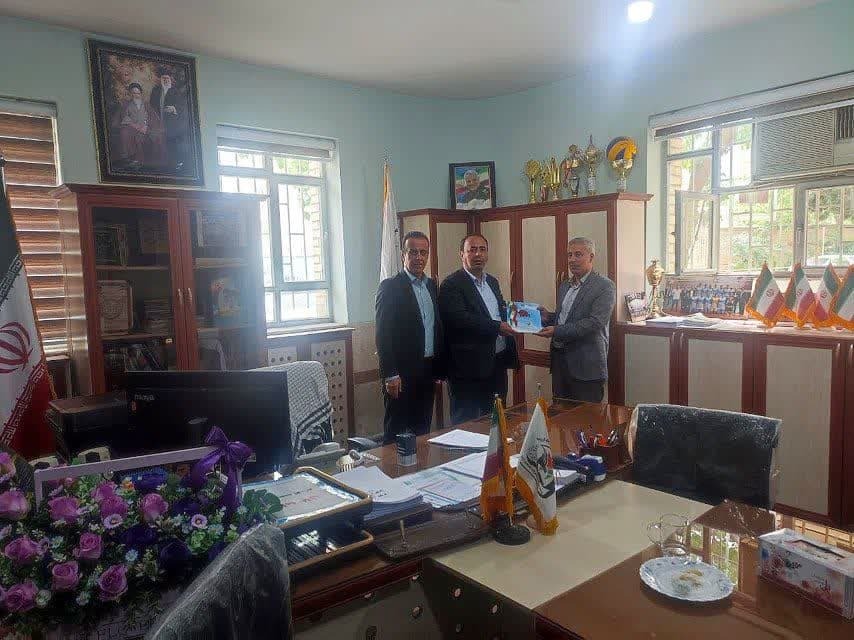 دیدار مدیرکل بنیاد شهید و امورایثارگران آذربایجان غربی با مدیران مدارس شاهد ارومیه