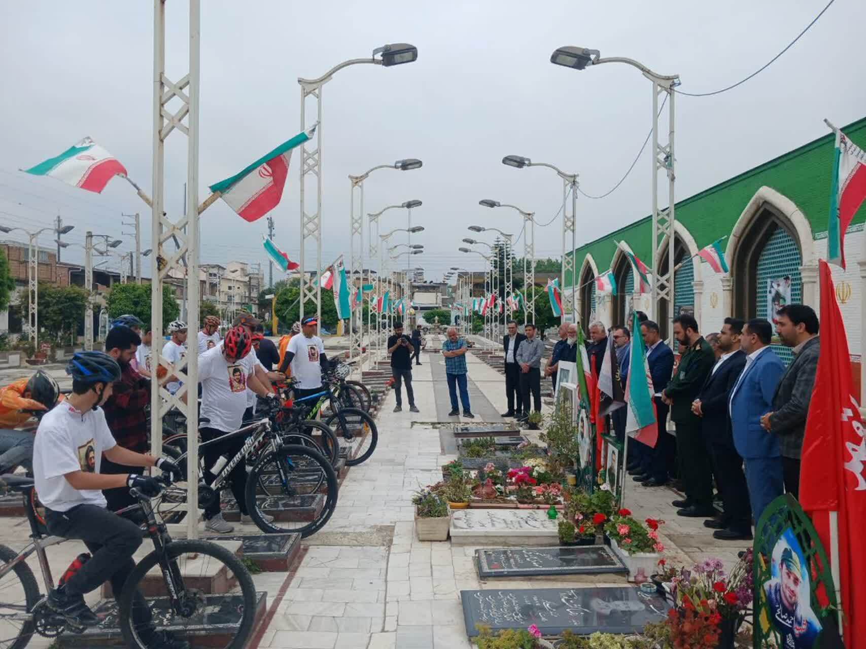 تور دوچرخه‌سواری «اردیبهشت مقاومت» از ساری تا قم به نیت شهدای خان‌طومان برگزار شد