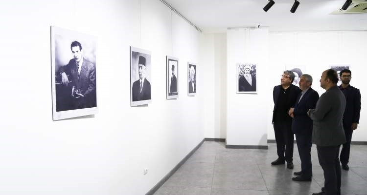 محمد کرم‌اللهی از گالری عکس مفاخر و مشاهیر آذربایجان بازدید کرد