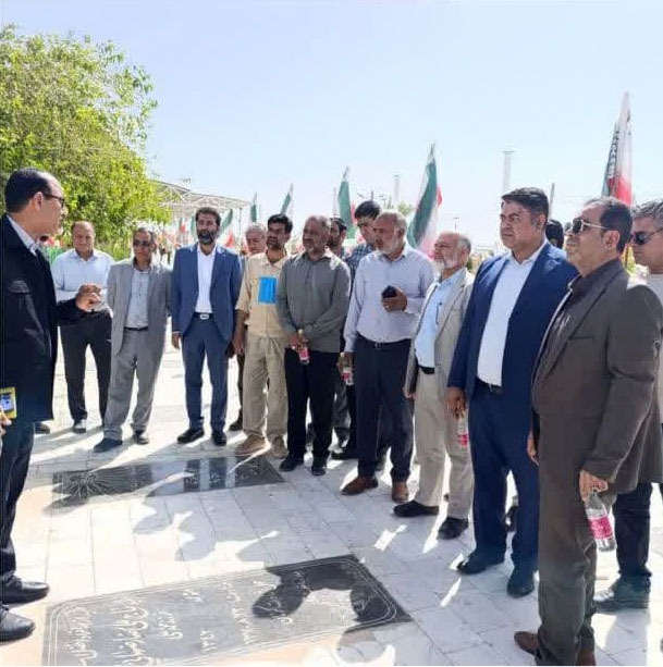 غبارروبی و عطرافشانی گلزار مطهر شهدای شهرستان زابل