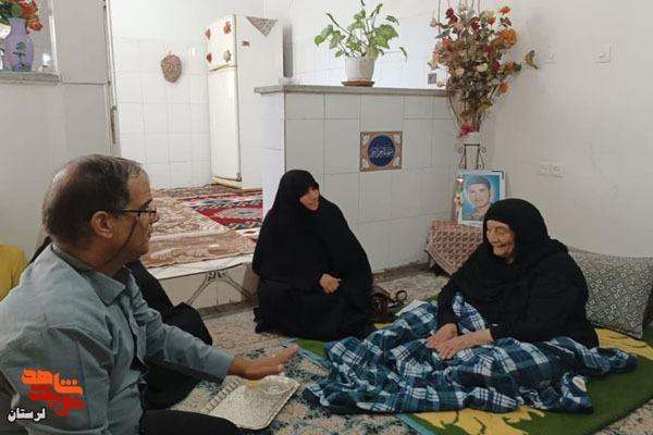 دیدار مدیران شهرستان کوهدشت با خانواده شهید «یحیی دارابی»