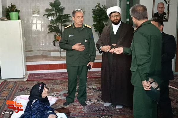 دیدار مدیران شهرستان کوهدشت با خانواده شهید «یحیی دارابی»