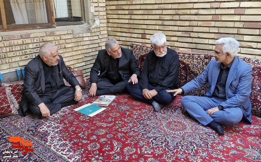 نماینده ویژه رئیس بنیاد شهید خانواده‌های شهدای اقتدار را ملاقات کرد