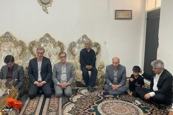 از خانواده شهدای اقتدار در خرم آباد تجلیل شد