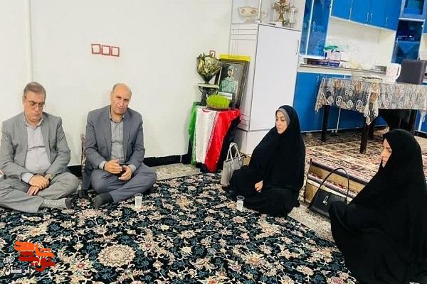 از خانواده شهدای اقتدار در خرم آباد تجلیل شد