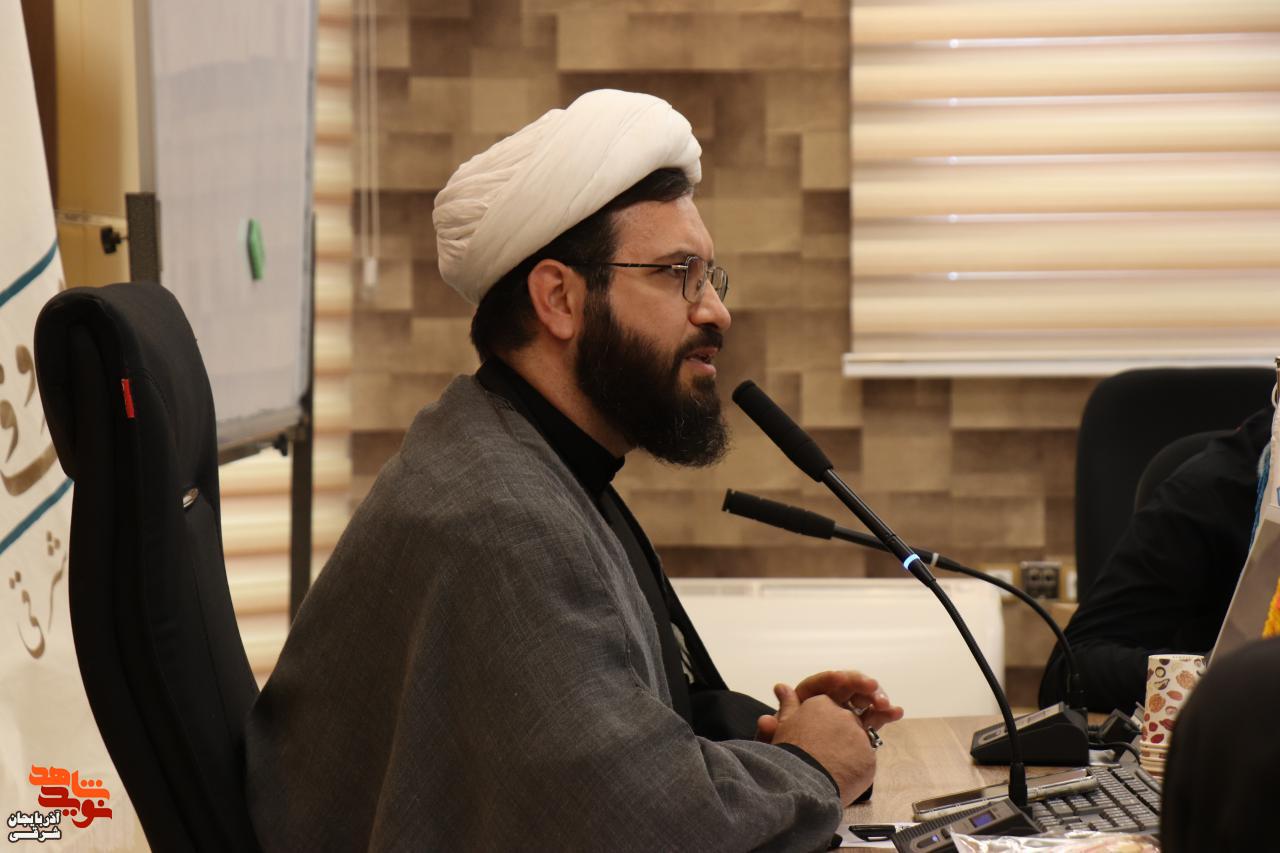 جهاد تبیین را در برهه کنونی جامعه واجب همگانی است