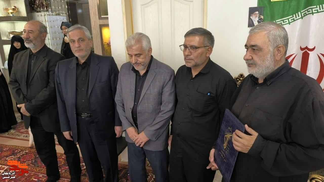 سلمانی به دیدار خانواده شهدای حملات رژیم صهیونیستی رفت