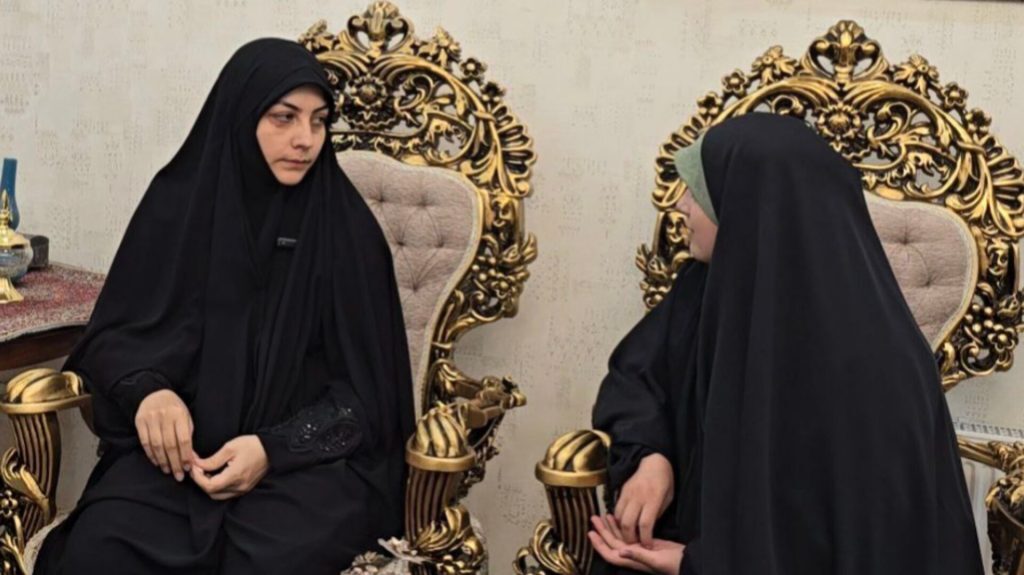 علیِ من روز غدیر رفت اما «سید علی» تنها نمیماند/ رگهایش برای مبارزه با اسرائیل میتپید / صلح با صهیونیسم؛ هیهات علیِ من روز غدیر رفت اما «سید علی» تنها نمیماند/ رگهایش برای مبارزه با اسرائیل میتپید / صلح با صهیونیسم؛ هیهات