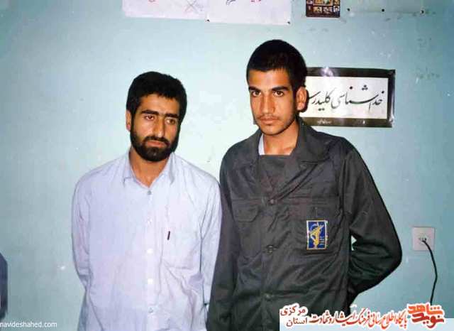 از چپ: شهید اکبر محمدی - جواد محمدی