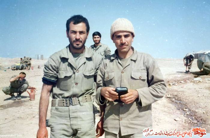 از چپ: شهید منصور بهاری - شهید محمدحسین بیگلری