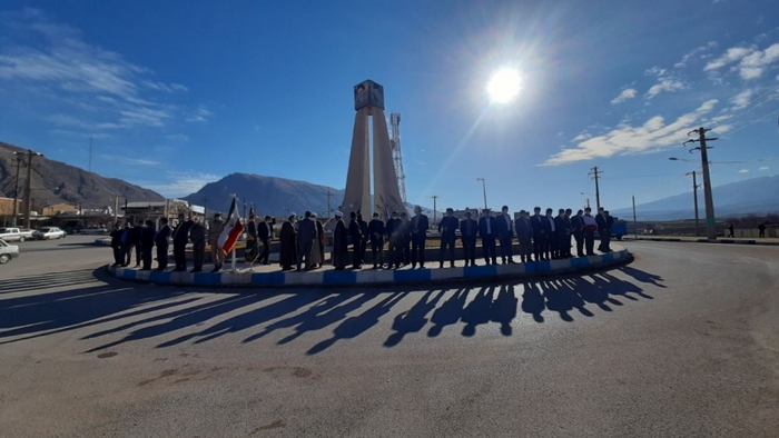 گزارش تصویری از آغاز برنامه های دهه مبارکه فجر در استان و شهرستان ها