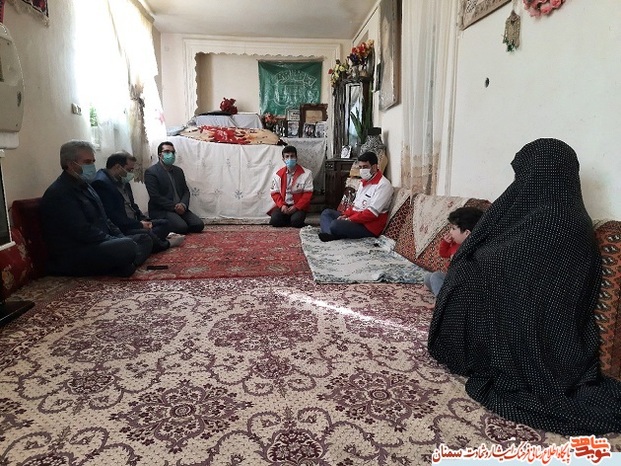دیدار مسئولان اوقاف، هلال احمر و بنیاد شهید شهرستان مهدیشهر با مادر گرامی شهید والامقام غلامرضا ذاکریان- ۱۶ بهمن ۹۹